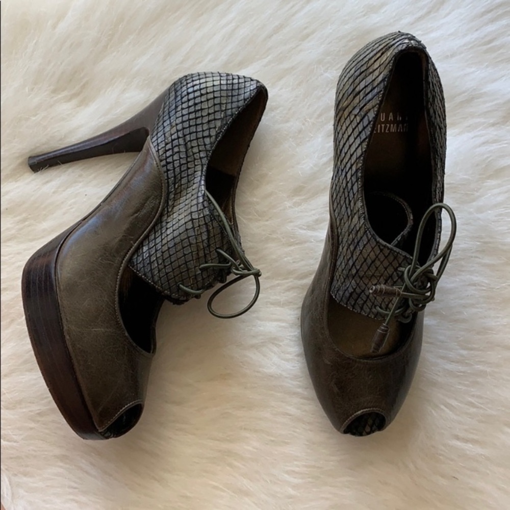 Stuart Weizman | Textured Peep Toe Mermaid Heel - image 3